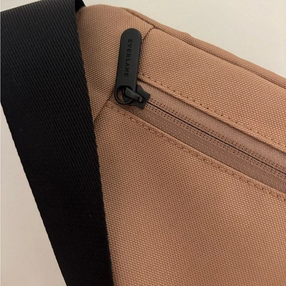 Everlane Renew Transit Fanny Pack crossbody in tan - Picture 5 of 9